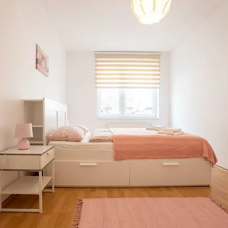 Spacious In The Old Town Of Apartament *