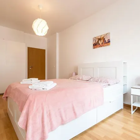 Apartment Spacious In The Old Town Of *