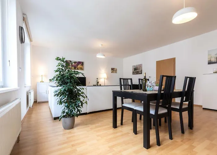 Spacious In The Old Town Of Apartment Pressburg