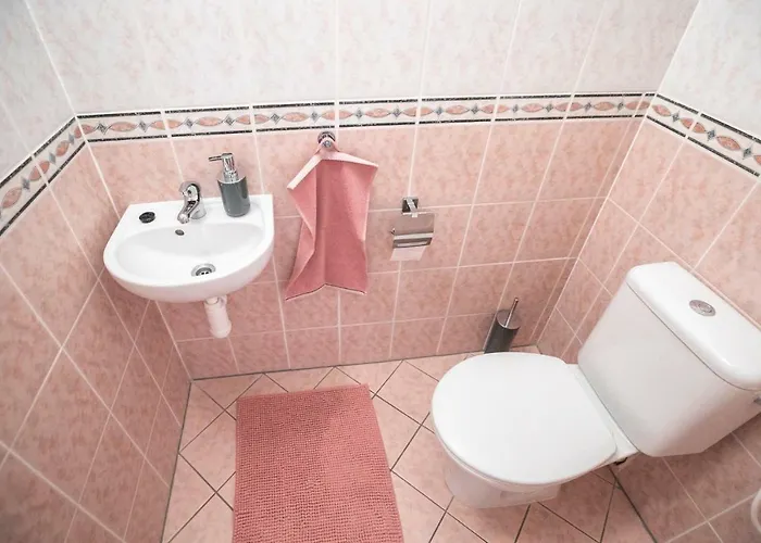 Spacious In The Old Town Of 아파트 *