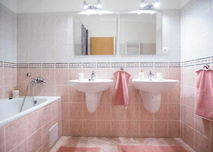 Spacious In The Old Town Of Apartmán